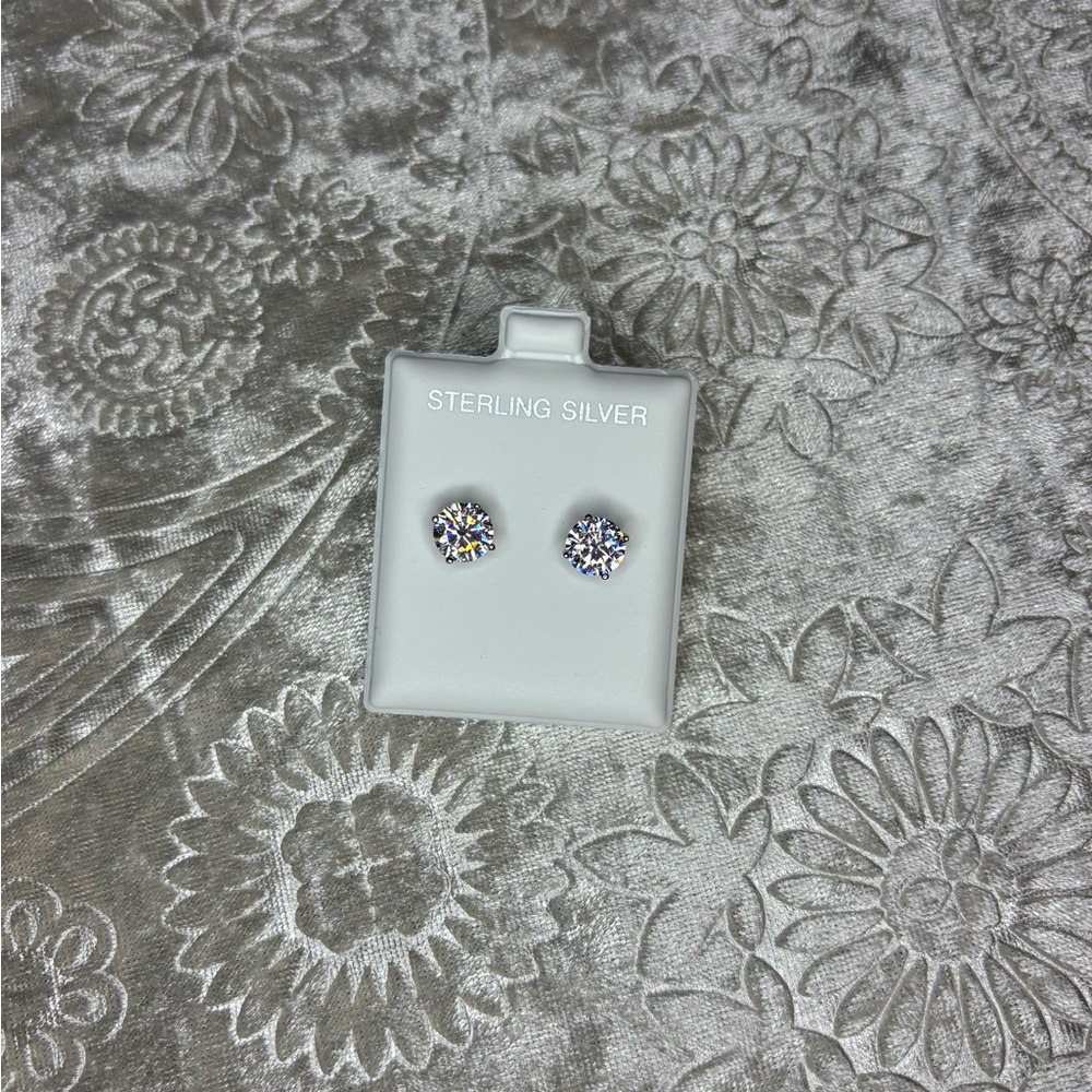 Cubic Zirconia Stud Earrings - Clear Sparkle